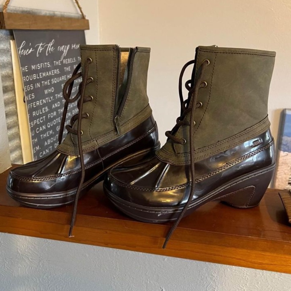 JBU by Jambu Womens Caramel green Rain Boots Sz 7